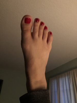 I forgot to take a pic at the salon, so here are my pretty toes!