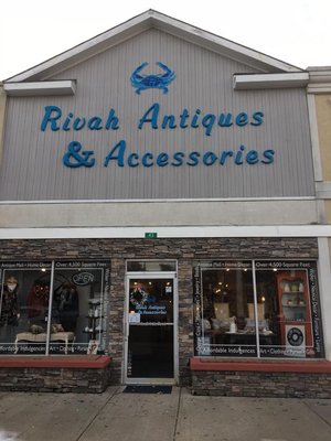 Rivah Antiques Accessories