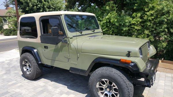 1995 Jeep restoration paint job. Final Job.   Excellent.