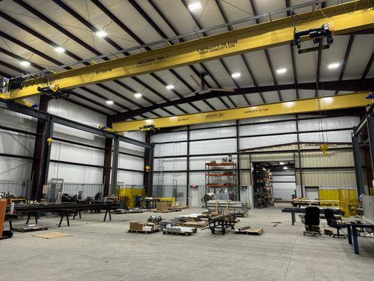 Shop, 10-ton cranes