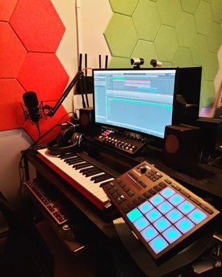 The Hits Lab Production Studio