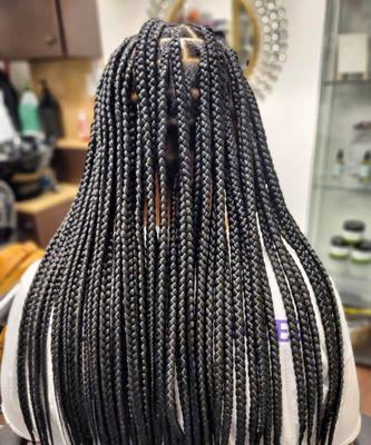 Effortlessly Chic: Unraveling the Beauty of Knotless Box Braids