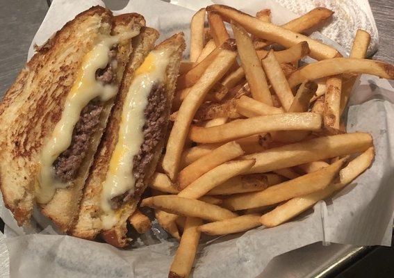 the cook was very nice look at this patty melt sheesh!!!!!!!