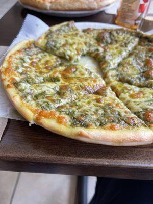 Fresh pesto pizza