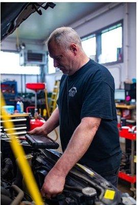 Geoff is an all around mechanic and has strong diagnostic skills.