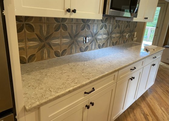 Tile kitchen backsplash