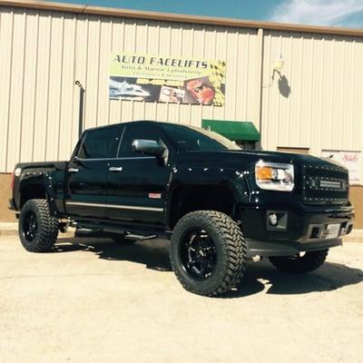 2015 GMC Sierra with 6" Lift and Boggy Creek Off-Road Conversion Package