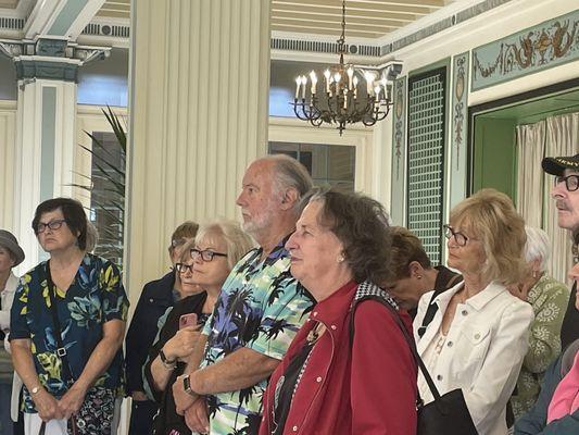 ICL members tour Hyde Park Neighborhood.