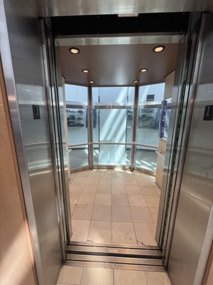 Belk Columbiana Centre scenic Elevator