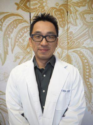 Dr. Chia Lee