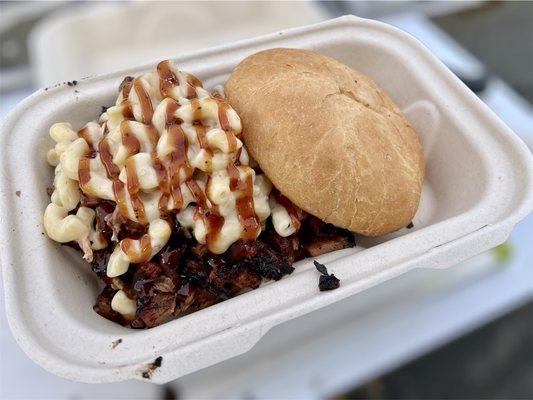 Brisket and Pepper Jack Mac sandwich