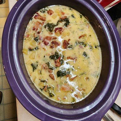 Zuppa Tuscana, copycat Olive Garden potato soup with italian sausage, kale, bacon and potatoes