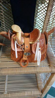 Saddle purse