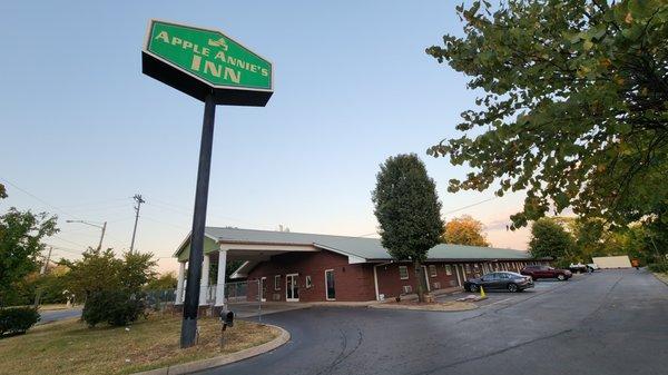 Apple Annie's Inn