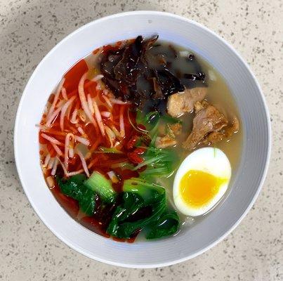 Spicy chicken paitan noodle soup