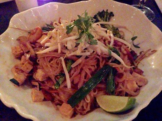 $17 pad Thai with tofu. Nice presentation but extremely bland.