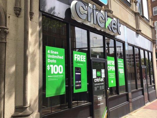 Cricket Wireless store front.