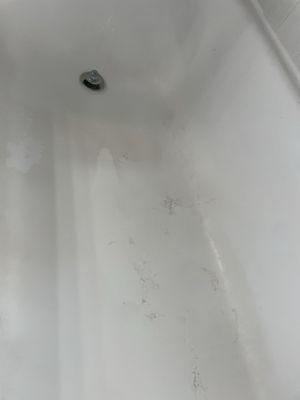 Resurfaced bathtub after it was completed