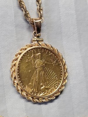 Bale holds chain to pendant. 14k great deal.