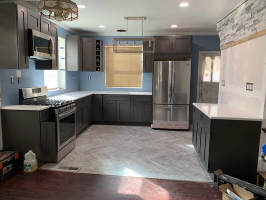 Kitchen is still a work in progress but the countertops definitely tie everything together!!