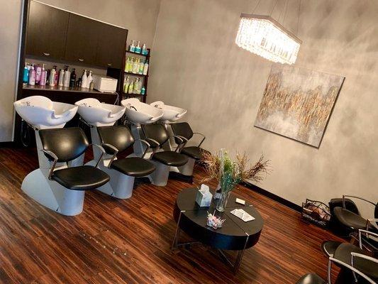 A & J Hair Salon