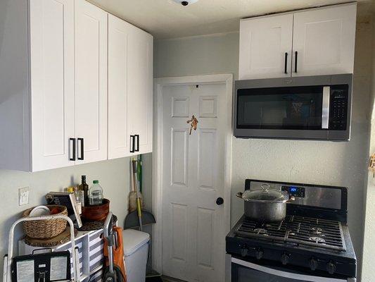 Los angeles!! New white shaker cabinets