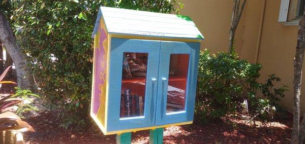 El Portal Little Free Library