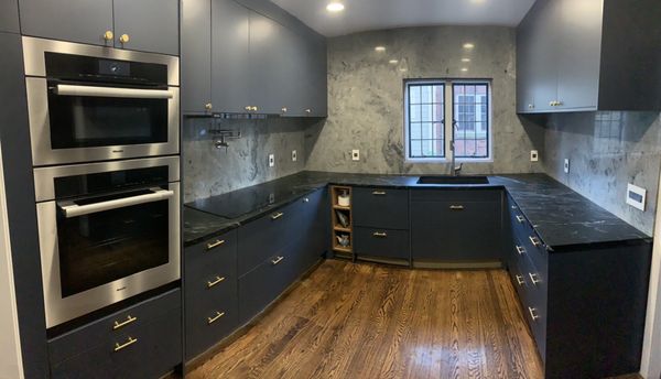 Countertop, soapstone, dolomite, navy cabinets