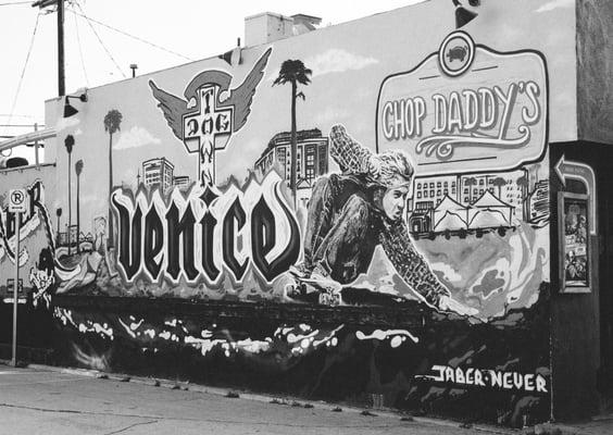 Jonas Never is an amazing artist.  I love this Dogtown mural he did on Abbot Kinney. Photo credit Instagram : @bttags