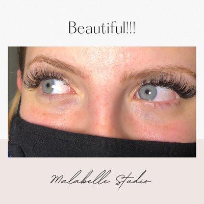 Full Set of Hybrid Lash Extensions. Book Now!