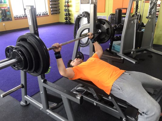 Arturo using the Hydronic Bench Press. The safest bench press in the world.