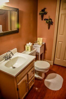 NW Loft - Whirlpool Bathroom