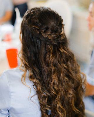 A beautiful bridesmaid half-up hairstyle