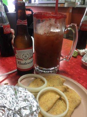 Michelada Especial con 3 chicharrónes de pescado - $7.99