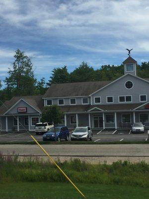 Moultonborough Dunkin Donuts -- 70 Whittier Highway / Route 25, Moultonborough            Storefront