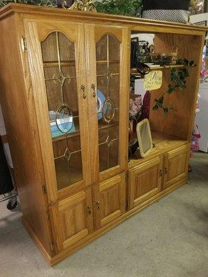 This beautiful solid real oak cabinet is waiting for you to give it a new home for many years to come