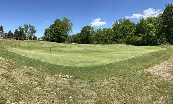 18 hole putting green