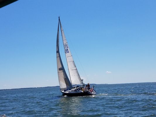 Looking for a unique and amazing experience on the water? Look no further than Maryland sailing charters!