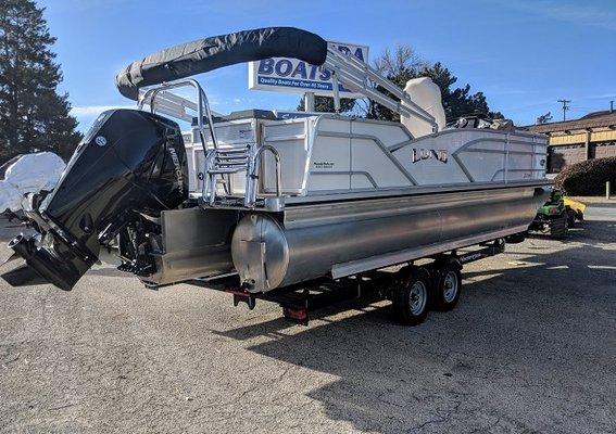 2019 Lund LX230 Tritoon/Pontoon Rigged with a Mercury 200hp engine ready for fishing and fun!