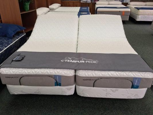 Split king TempurPedic mattresses on adjustable (head, foot, massage) bed bases "ZzZzZz"