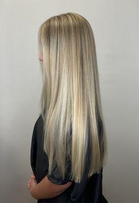 Dimensional blonde highlights.