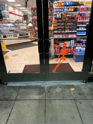 This is why there at locks.  Cause they use them..  I'm out of town looking for some Advil and walked here.   Not open  F-u 7-11 Seattle