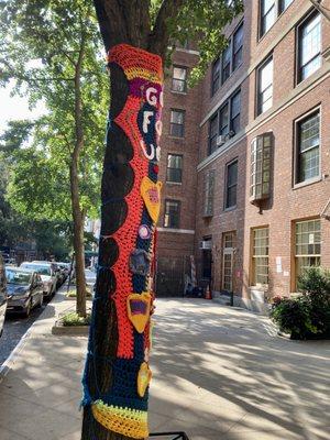 Crochet in front of the school 08/12/23