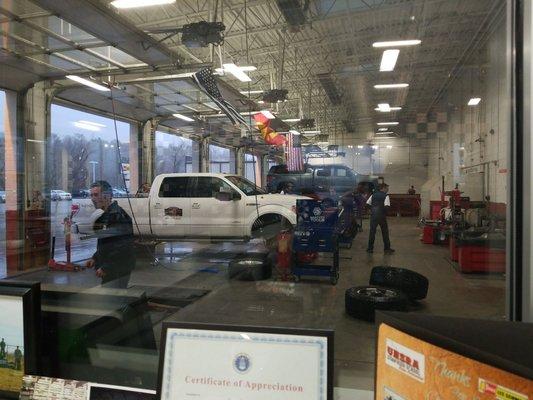 Les Schwab Tire Center