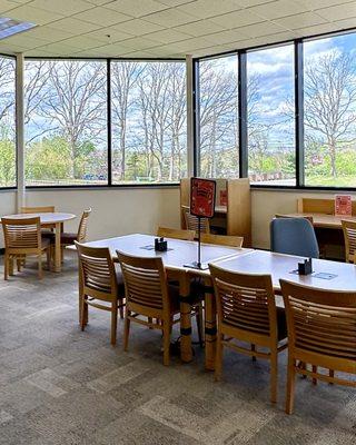 Window room with tables and chairs