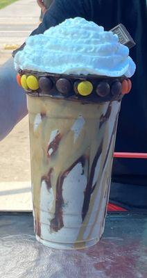 Reese's premium shake