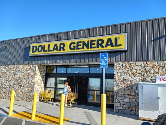 New Dollar Store in Pearblossom!