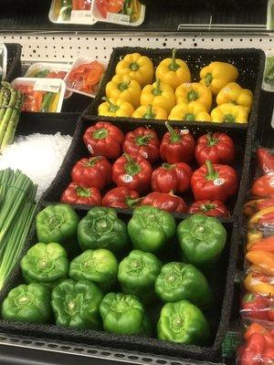 I am so impressed at the beautiful display at the Goodfellow AFB Commissary today.  This Team definitely takes PRIDE in their PRODUCE! ~