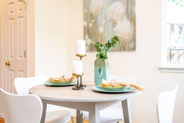 Home staging of dining area