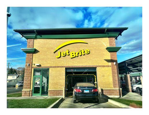 Jet Bright Car Wash . Mannheim Dr. Northlake IL  Pretty Nice! Jet Bright! Different Location! Still Great! Lot of Space! Great Vacuums!  3$!